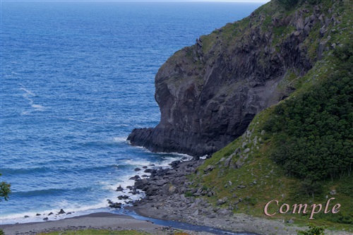 オホーツク海象の鼻岩